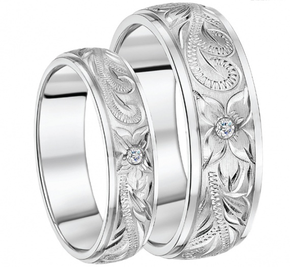 750 w gold hand engraved diamond stone wedding rings H0
